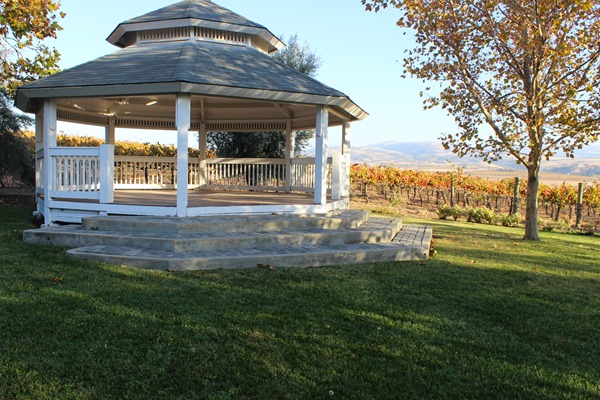 Rios-Levell Winery 