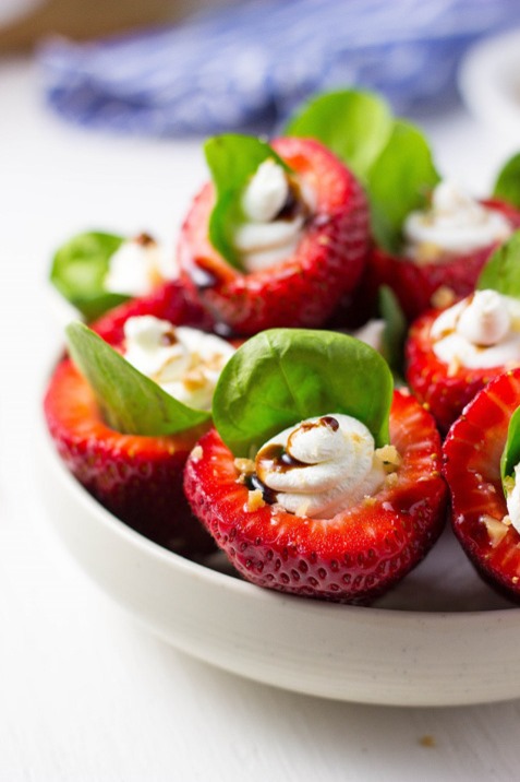 Goat-Cheese-Spinach-Stuffed-Strawberries-with-Candied-Walnuts-Balsamic-Glaze-29152
