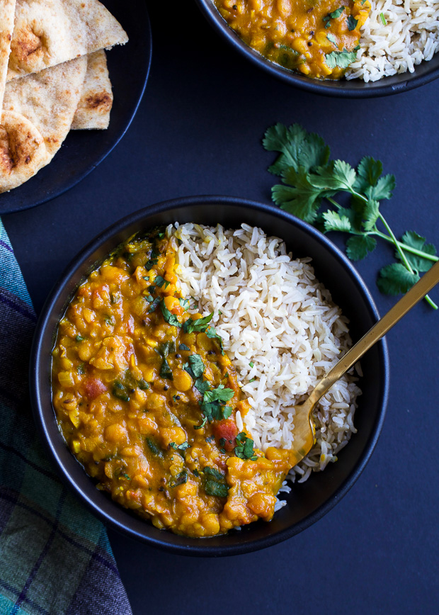 One Pot Spinach Dal- a simple yellow dal made with warming spices, split peas and spinach. A great source of vitamin A, C, iron and plant protein! (vegan + gluten-free)