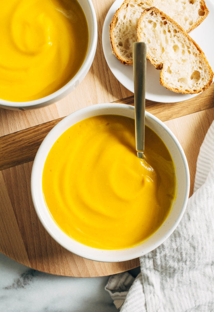 Butternut Squash Sweet Potato Soup- the perfect blend of savory and sweet, this creamy soup has a luxurious texture that is super comforting! (vegan and gluten-free)