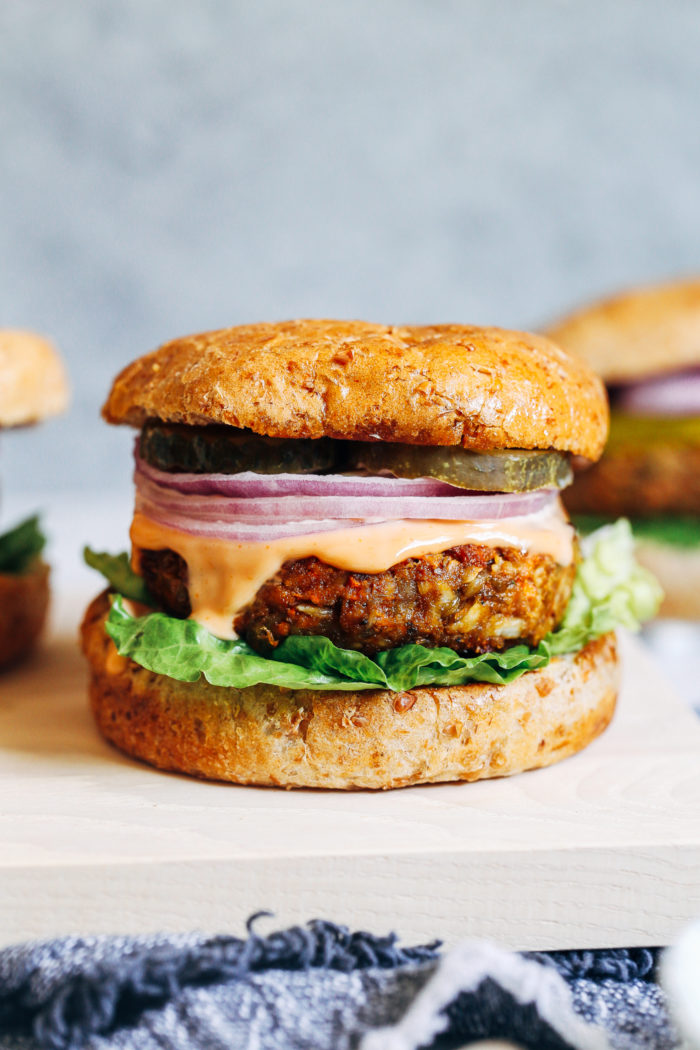Classic Lentil Burgers- made with wholesome ingredients, these veggie burgers have a classic flavor that pairs well with any toppings. Each burger packs 25% of the RDI for iron and 12 grams of protein! (vegetarian with vegan and gluten-free option) #plantbased