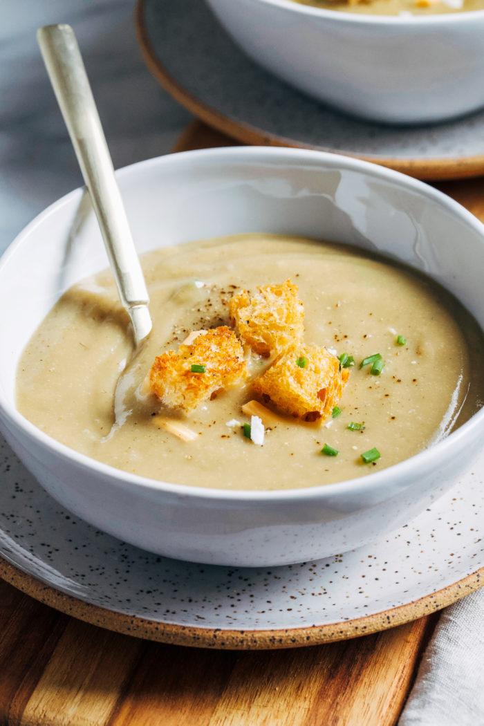 Cauliflower Potato and Leek Soup- all you need is 8 ingredients to make this comforting soup. So rich and creamy, no one would ever guess it's dairy-free!