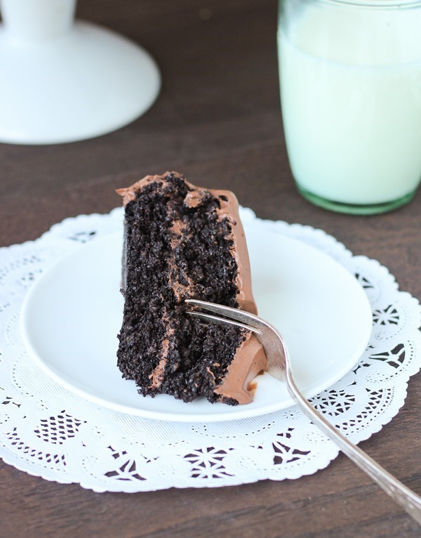 A flourless chocolate cake that's almost too good to be true! #quinoacake #bestever