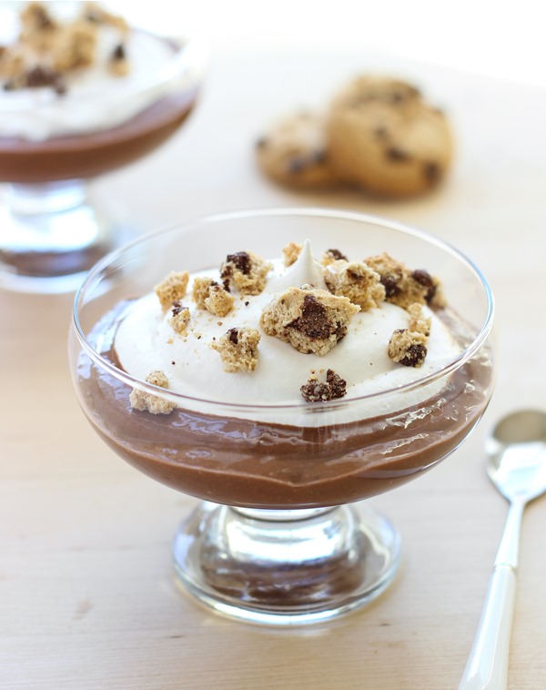 Naturally sweetened chocolate chia seed pudding layered with silky whipped cream and topped with crispy chocolate chip cookie crumbles. #glutenfree 