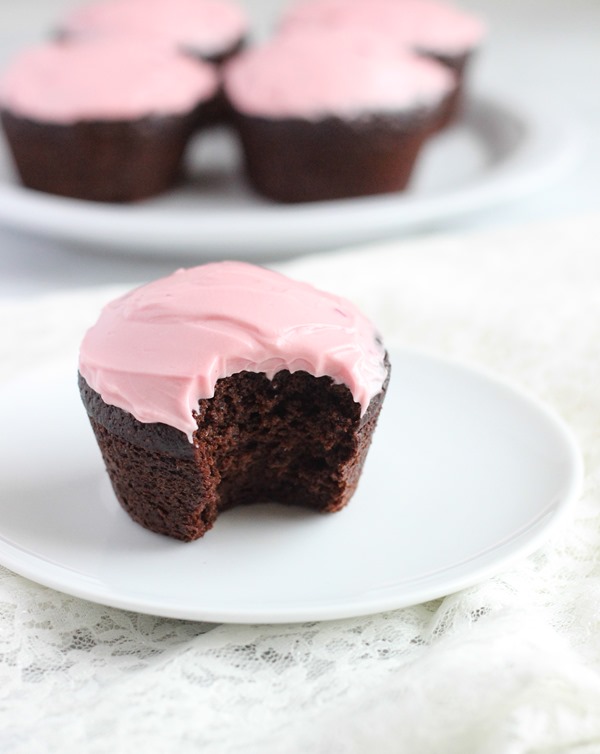 Best-Ever Chocolate Quinoa Cupcakes with Pink Frosting #glutenfree