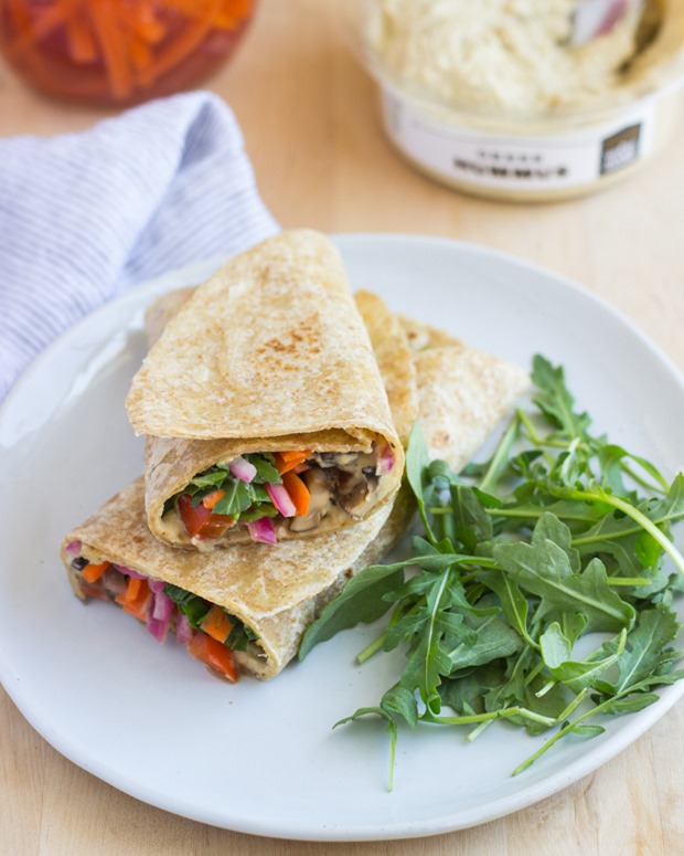 Grilled Portabella Hummus Wraps- super healthy and perfect to pack for lunches on the go! #cleaneating #vegan #glutenfree