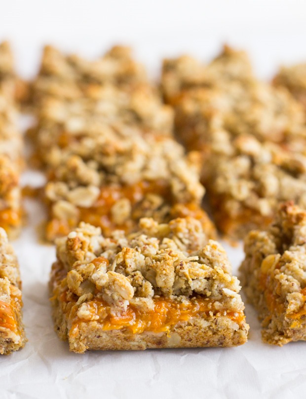Apricot Oatmeal Crumble Bars- naturally sweetened, gluten-free, and unbelievably delicious! #dairyfree