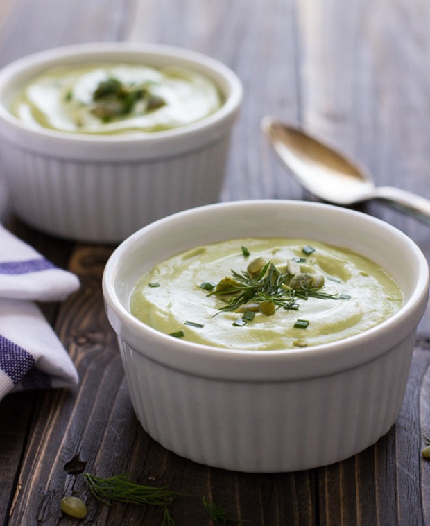 Chilled Avocado Pepita Soup- deliciously light and creamy + so refreshing! #vegan #raw #cleaneating
