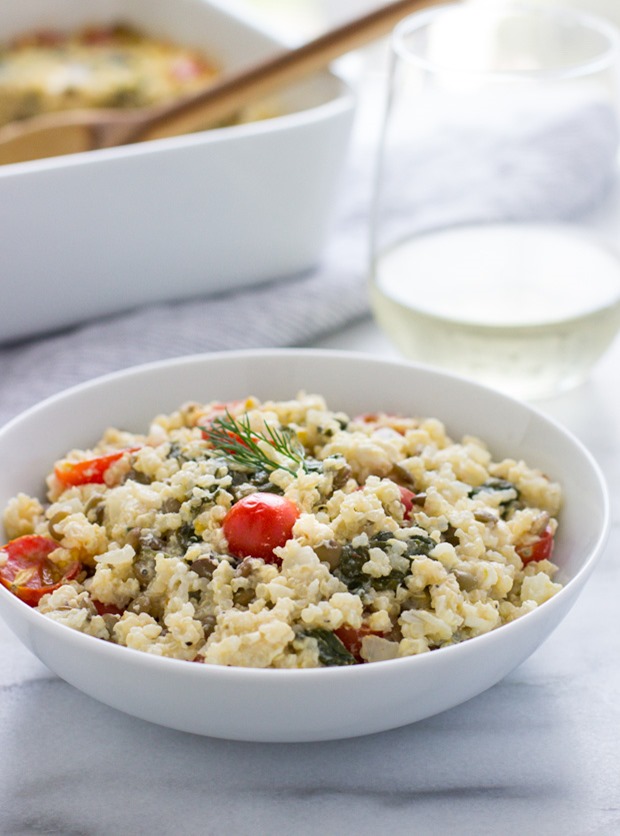 Mediterranean Quinoa Casserole is a healthy and flavorful dinner packed with protein! Less than 200 calories per serving! #vegetarian #glutenfree