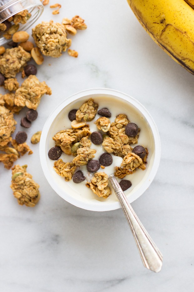 Peanut Butter, Banana & Chocolate Chip Granola- made in one bowl and it’s vegan, gluten-free, oil-free and refined sugar-free!
