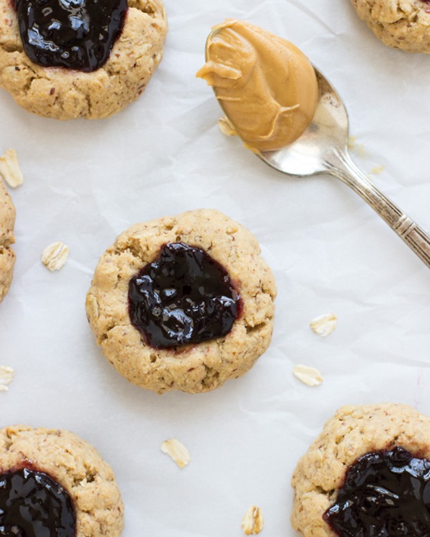 Healthy Peanut Butter & Jelly Oatmeal Cookies- a fun and healthy treat inspired by the childhood classic! #glutenfree #vegan and #refinedsugarfree