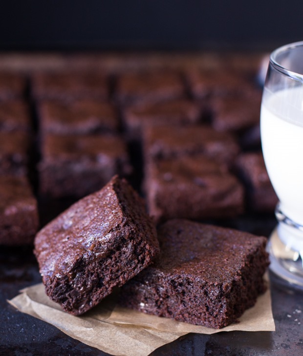 Best-Ever Quinoa Brownies- so chewy and delicious! Plus they're naturally gluten-free and made without any starches or gums! 
