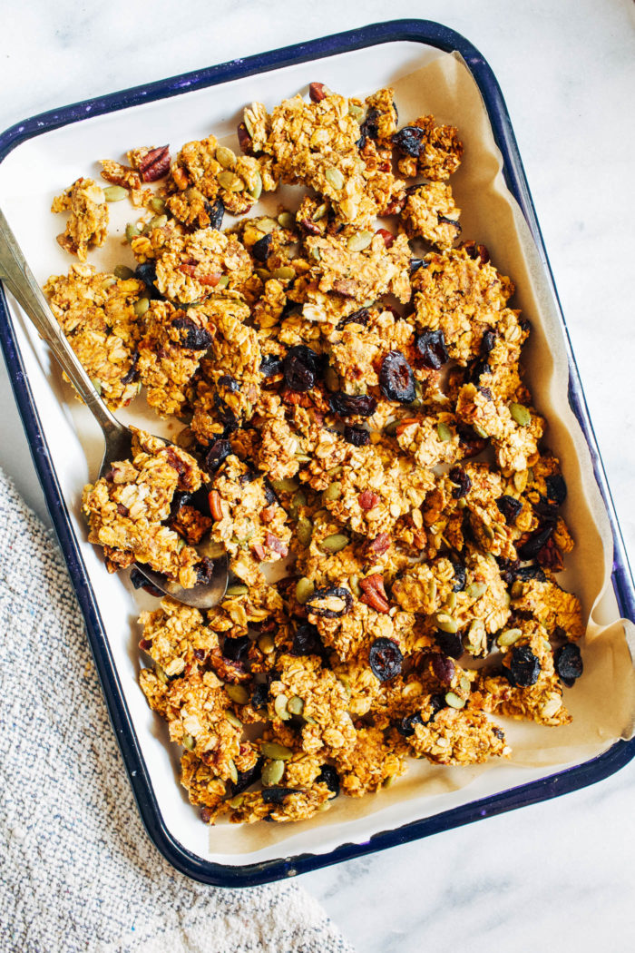 Pumpkin Spice Granola- easy to whip up and packed with pumpkin flavor, this granola will have your entire home smelling like fall! (vegan, gluten-free)