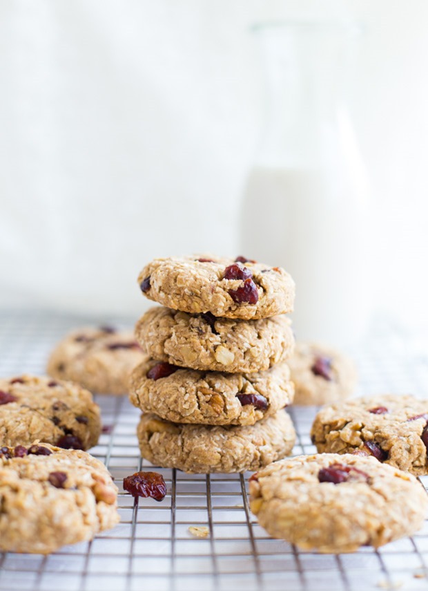 Cranberry Coconut Oatmeal Cookies- thick, chewy and made with a touch of lemon zest! (vegan, gluten-free and refined sugar-free)