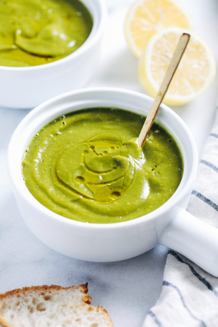 Detoxifying Kale Soup-  a cleansing soup packed full of detoxifying kale and fresh lemon juice. Creamy, satisfying and super easy to make! (vegan + gluten-free)