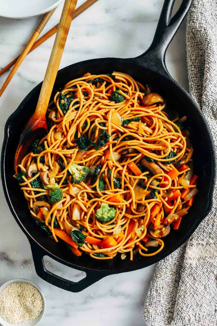 Easy Vegetable Lo Mein- sautéed vegetables and noodles get tossed in an irresistible sauce that will keep everyone coming back for more! (vegan + gluten-free option)