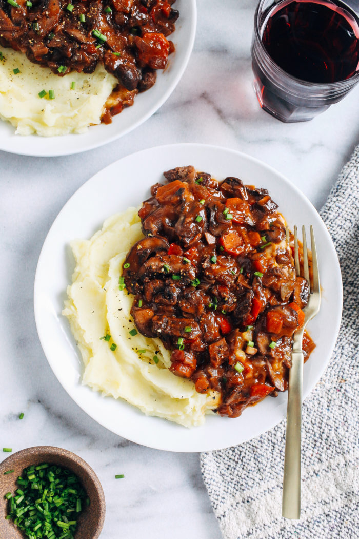 Vegan Mushroom Bourguignon- a healthy and comforting meal that’s rich in umami flavor. Perfect for a romantic night in! (plant-based, gluten-free)