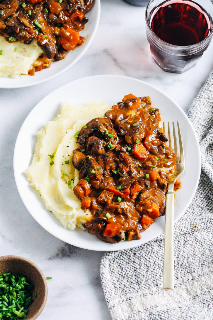 Vegan Mushroom Bourguignon- a healthy and comforting meal that’s rich in umami flavor. Perfect for a romantic night in! (plant-based, gluten-free)