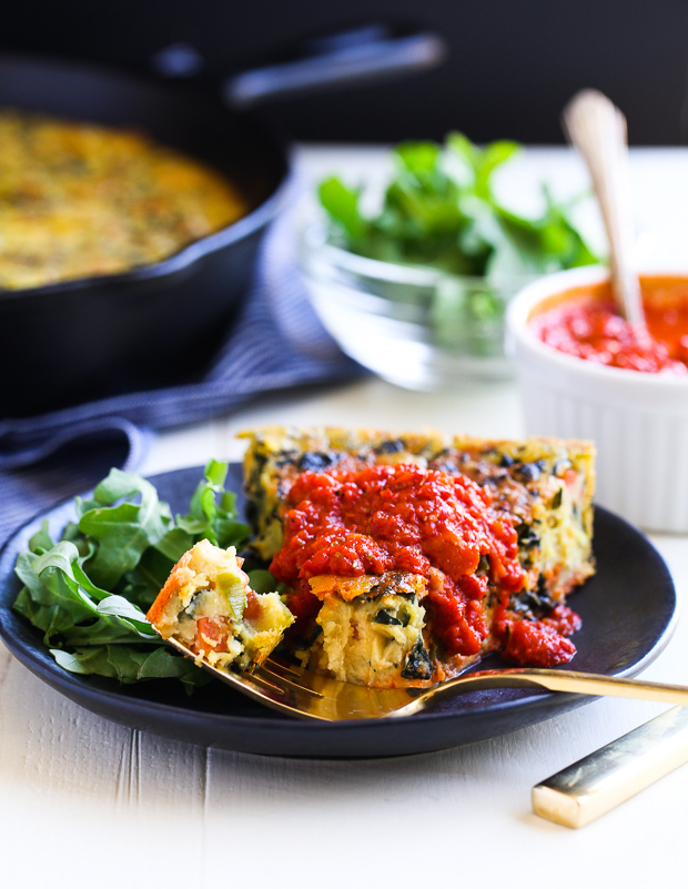 Chickpea Frittata with Roasted Red Pepper Sauce- an eggless frittata made from vegetables and garbanzo bean flour. Perfect for healthy breakfasts, brunch or dinner! (vegan + gluten-free)