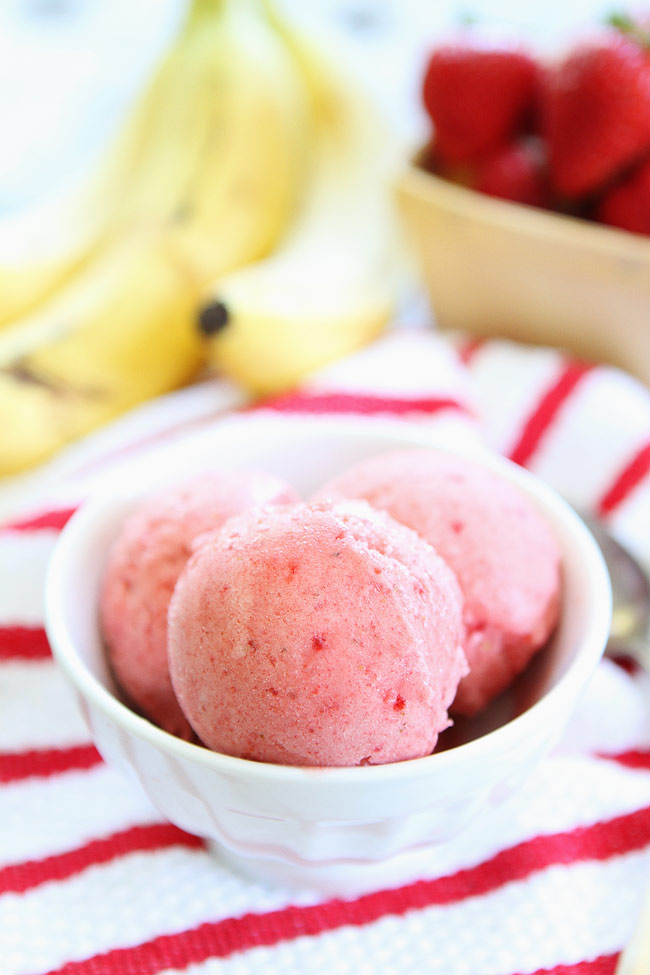 2-Ingredient-Strawberry-Banana-Ice-Cream-1