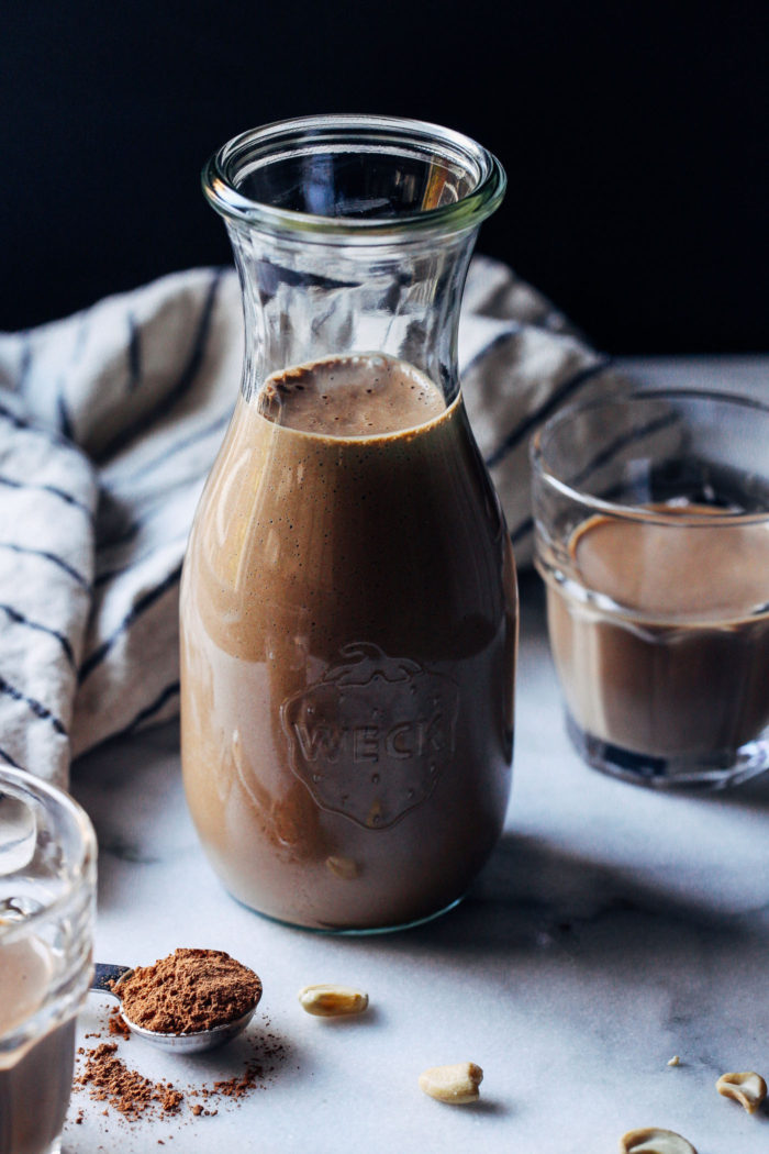 Chocolate Ginger Maca Milk- a rich and creamy superfood chocolate milk infused with hints of molasses and ginger. Naturally sweetened, vegan and gluten-free!