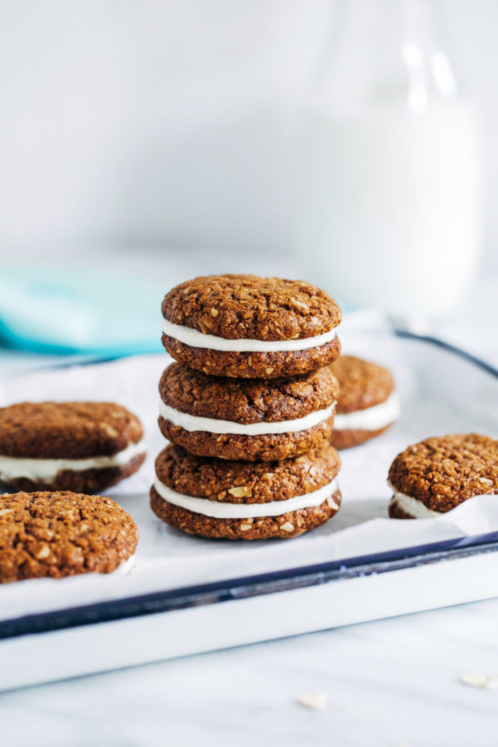 Vegan Oatmeal Cream Pies- made with rolled oats and almond flour, these oatmeal pies are packed full of nutrition and flavor! (vegan, gluten-free + soy-free)