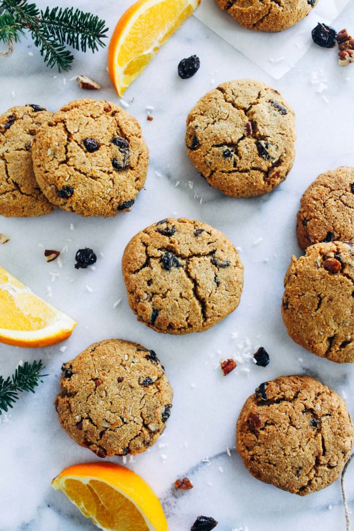 Grain-free Cranberry Orange Breakfast Cookies- made with almond and coconut flour, these cookies are thick, soft and bursting with flavor. (vegan and gluten-free)