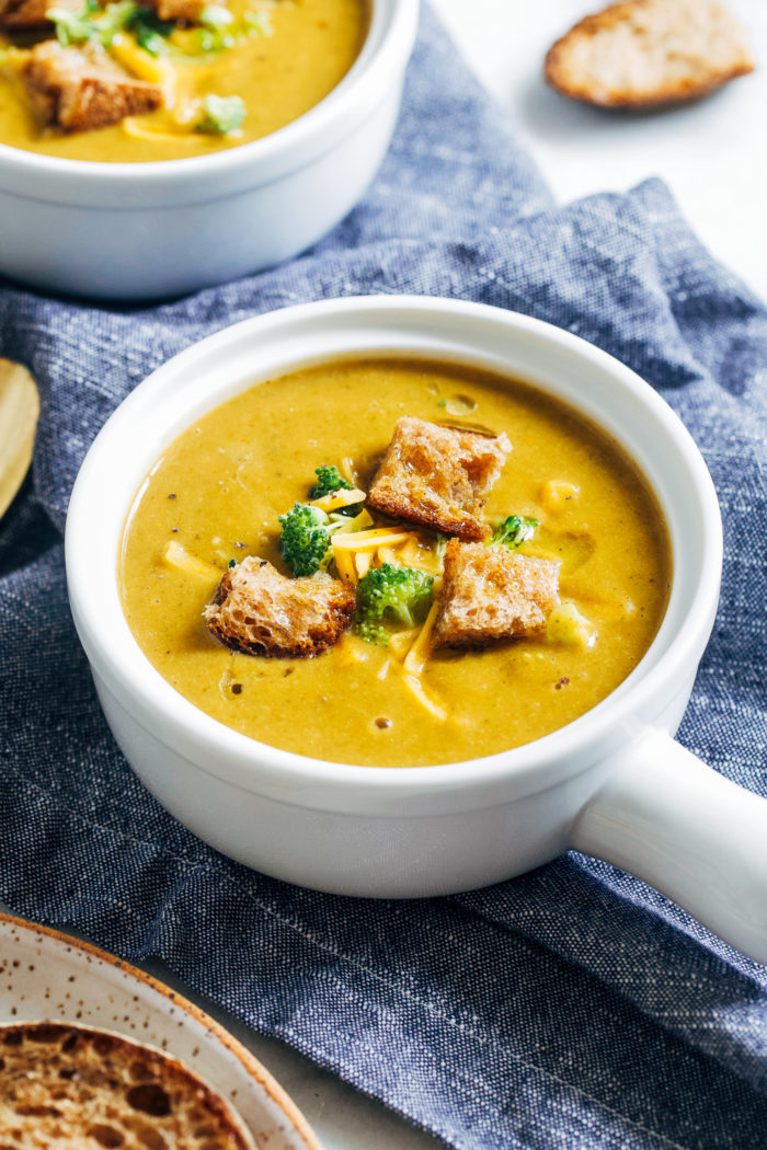 'Cheesy' Vegan Broccoli Soup- this simple veggie-packed soup only requires one pot and 30 minutes to make! (nut-free, grain-free + gluten-free)