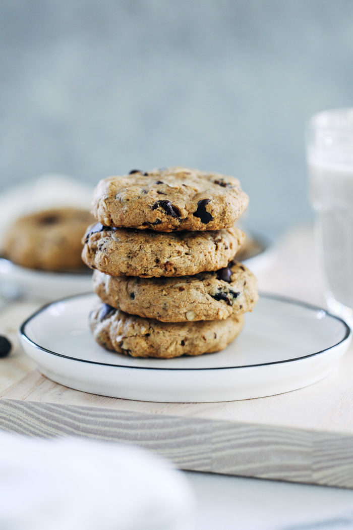 Oatmeal Raisin Chocolate Chip Cookies- made with oat flour and rolled oats, these oil-free cookies have a crisp exterior with a chewy center. (vegan, gluten-free & + refined sugar-free)