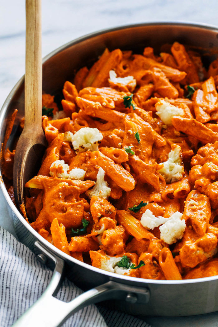 30-Minute Creamy Red Pepper Penne- just 8 ingredients for a quick and easy dinner that's high in protein and super delicious! #vegan #glutenfree #plantbased