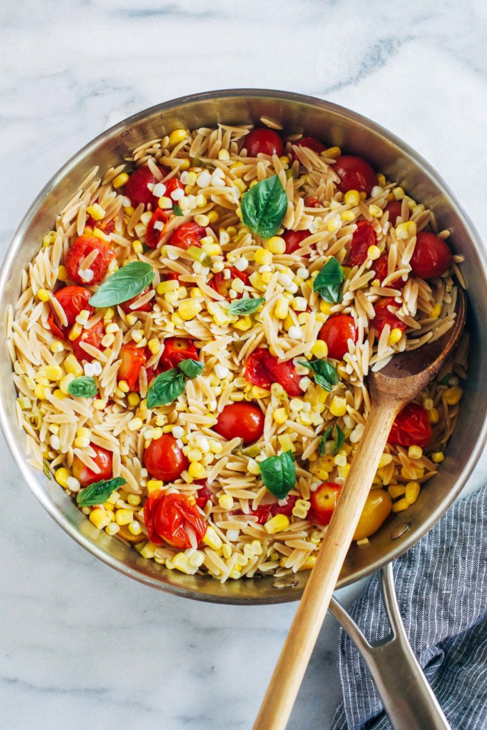 Tomato Corn Orzo with White Wine Butter Sauce- just 8 ingredients for this simple pasta featuring the best flavors of summertime!  #plantbased #vegan #dairyfree