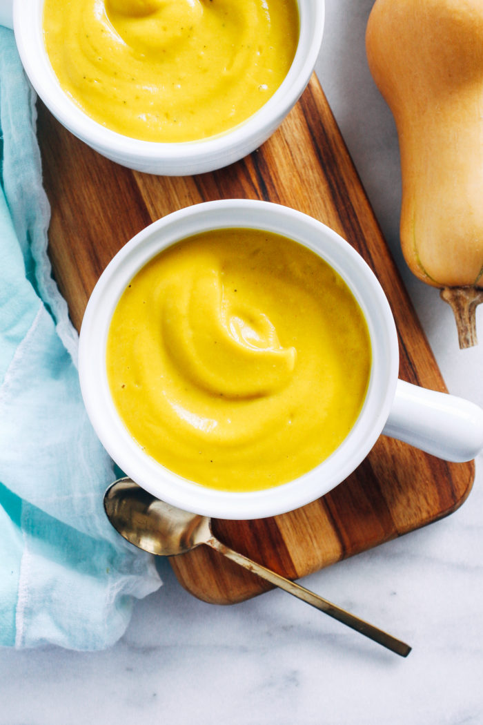 Roasted Butternut Squash Pear Soup with Sage- all you need is just 10 simple ingredients for this flavorful and comforting fall soup! #vegan #plantbased #healthymeals