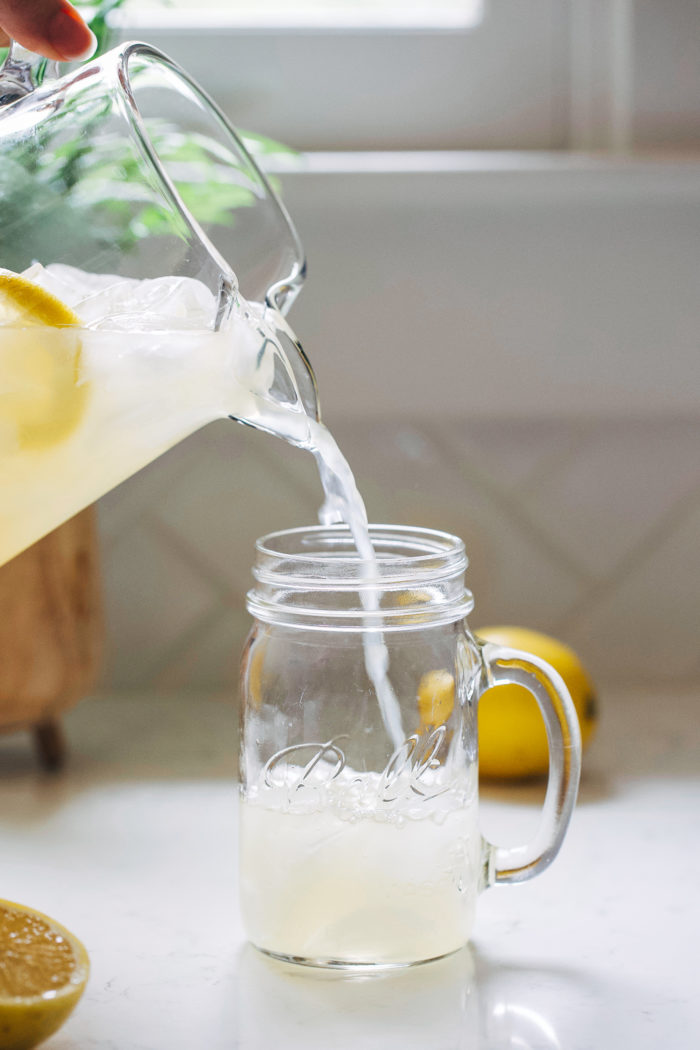 Honey Sweetened Lemonade- all you need is 3 simple ingredients for refreshing homemade lemonade that's naturally sweetened!
