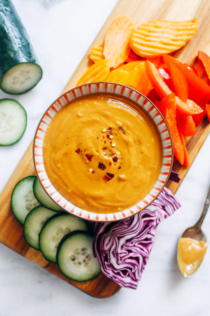 Peanut Sauce Recipe- this simple homemade peanut sauce comes together in less than 10 minutes! Made with just 8 ingredients, most of which you're likely to have in your pantry. 