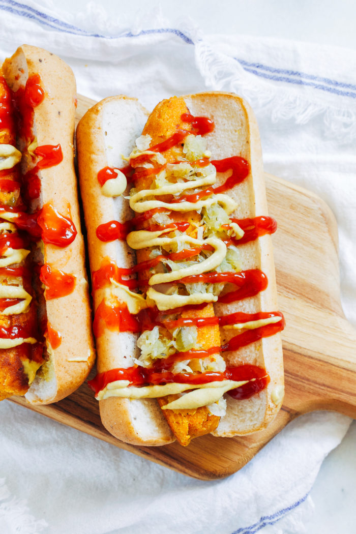 Vegan Gluten-free Hot Dogs- made with nutritious ingredients, these homemade hot dogs are a great healthy alternative to the processed store-bought version.