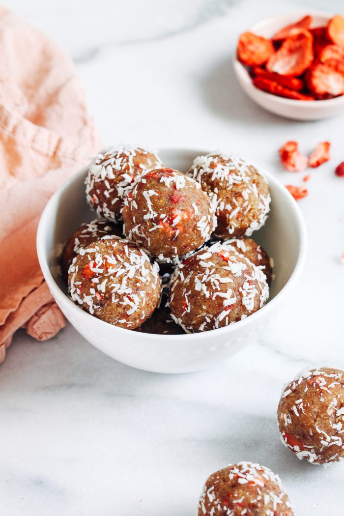 Healthy Strawberry Lemon Cake Bites- naturally sweetened with dates, these cake bites are packed with nutrition and bursting with flavor!  (vegan, gluten-free, grain-free)