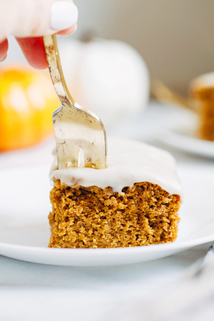 Gluten-free Pumpkin Cake- made with wholesome almond flour and oat flour, no one will ever guess this perfectly moist and tender cake is gluten-free!