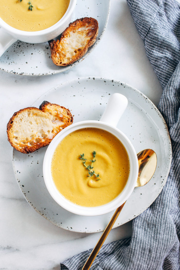 Turnip Leek Soup- made with just 6 simple ingredients, this creamy soup is comforting and packed full of flavor. (vegan, gluten-free)