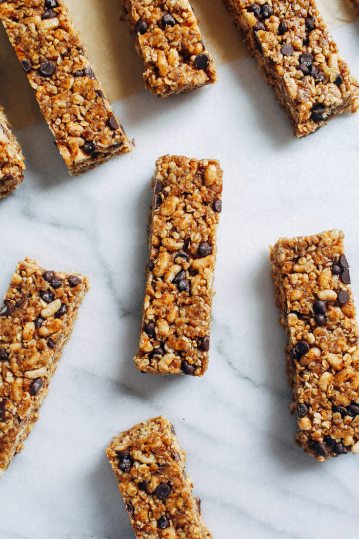 No-Bake Lactation Granola Bars- made with nourishing ingredients like oatmeal, ground flax seed, almond butter and brewers yeast, these granola bars are a delicious way for mamas to help boost their milk supply! (gluten-free w/ vegan option)