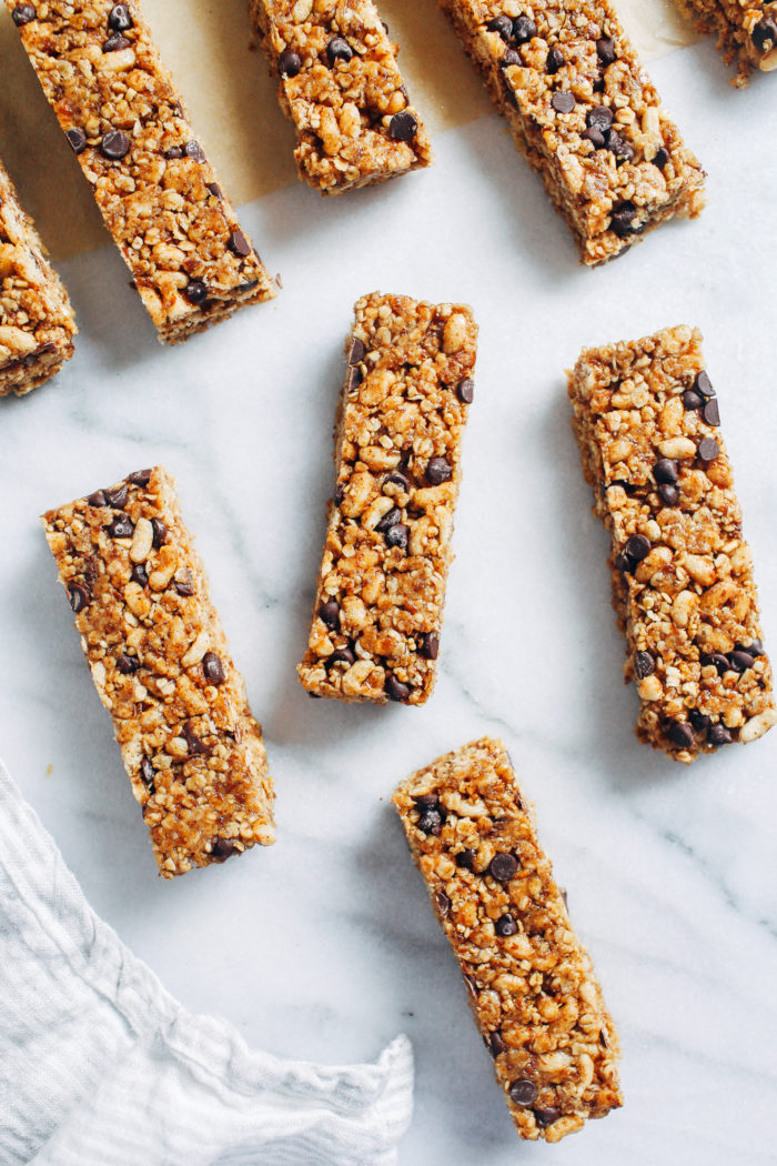 No-Bake Lactation Granola Bars- made with nourishing ingredients like oatmeal, ground flax seed, almond butter and brewers yeast, these granola bars are a delicious way for mamas to help boost their milk supply! (gluten-free w/ vegan option)
