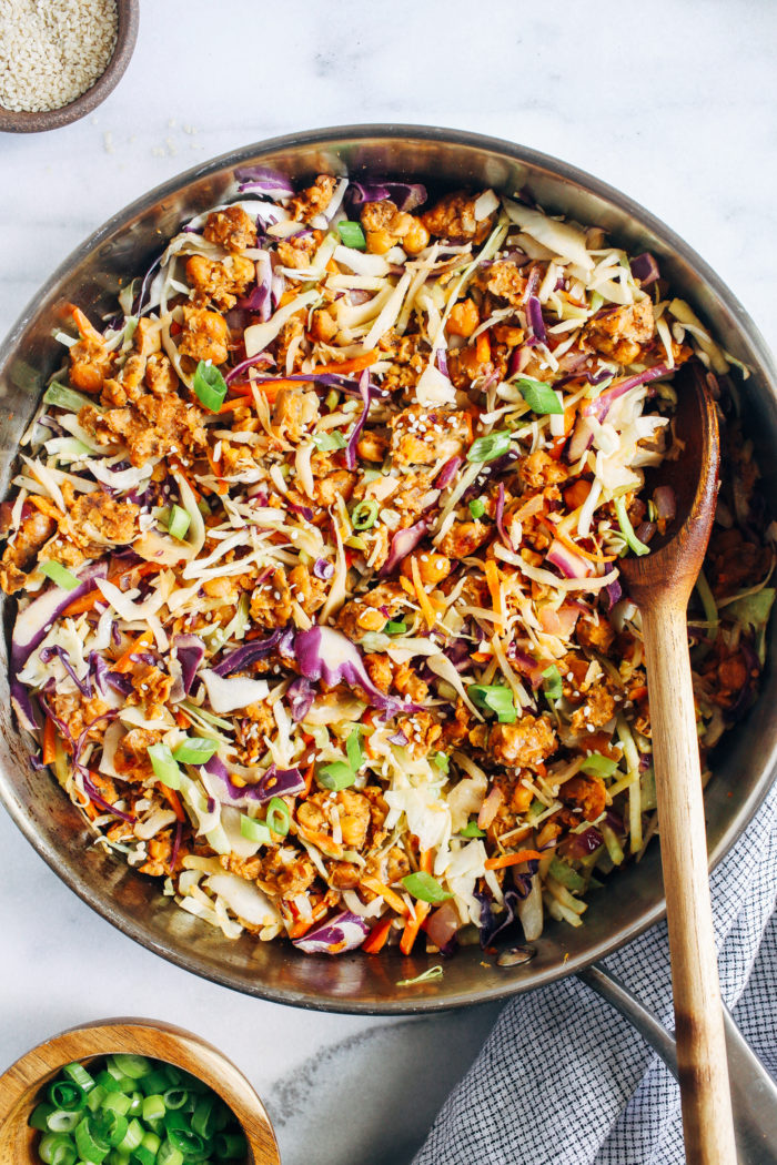 Vegan Tempeh Egg Roll Bowls- Made with mostly pantry ingredients, this easy and nutritious meal comes together in just 20 minutes! (gluten-free)