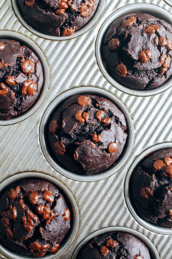 Vegan Double Chocolate Banana Blender Muffins- made with whole grain oats and naturally sweetened, no one would ever guess these fluffy muffins are gluten-free, oil-free and vegan!