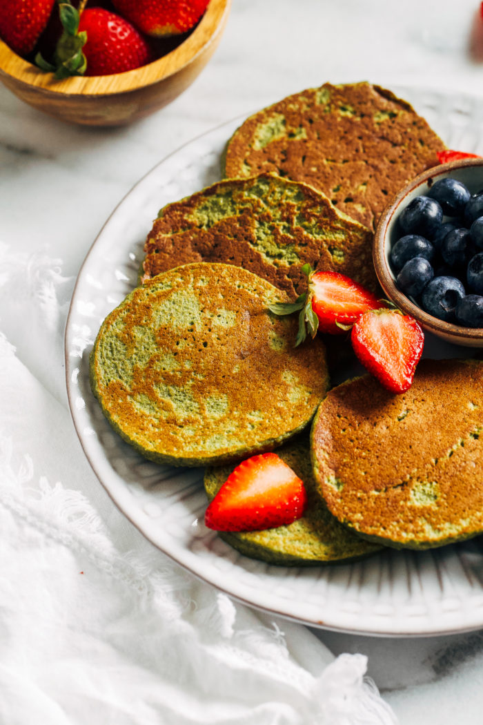Super Green Baby Led Weaning Pancakes- packed full of nutrition (and greens!) these pancakes are the perfect option to serve for healthy breakfasts!