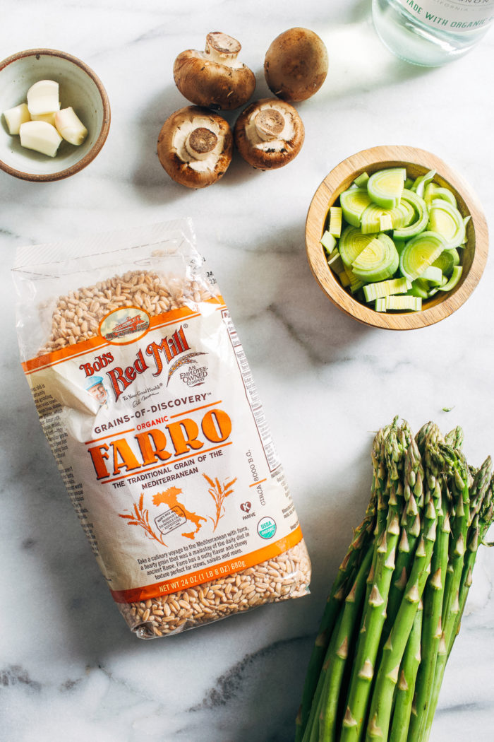Mushroom Asparagus Farro Risotto- savory, umami-rich mushrooms are paired with thinly sliced asparagus pieces and whole grain farro for a flavor packed, spring inspired vegan risotto that will knock everyone socks off! (plantbased)
