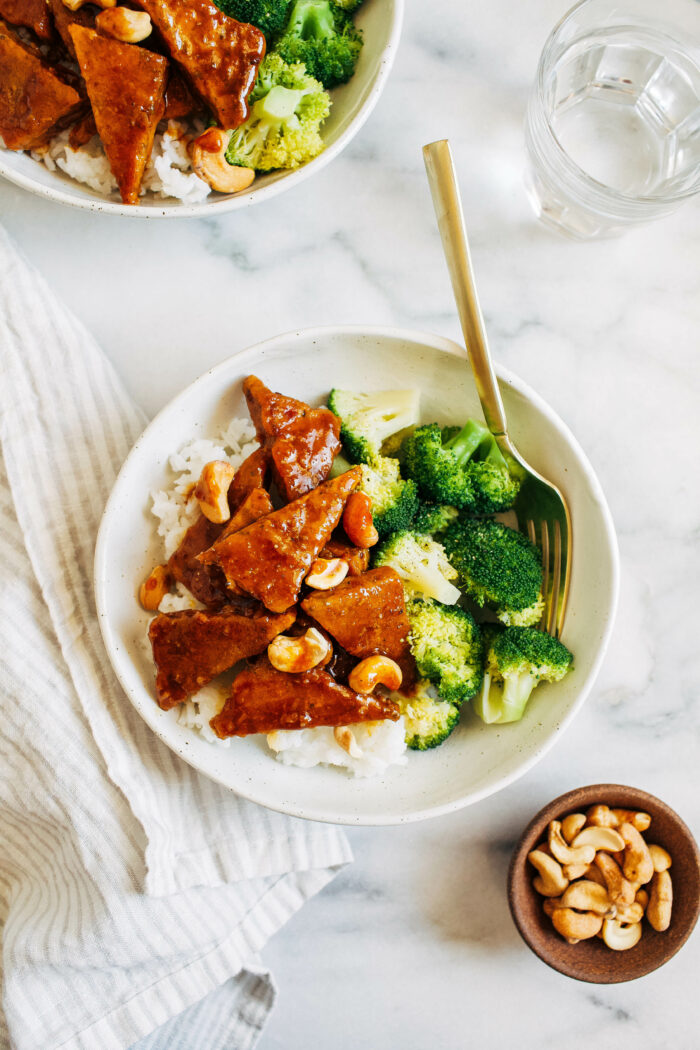 Hoisin Cashew Tempeh- easy to make and packed with flavor, this plant-based dinner is a great source of protein and fiber.