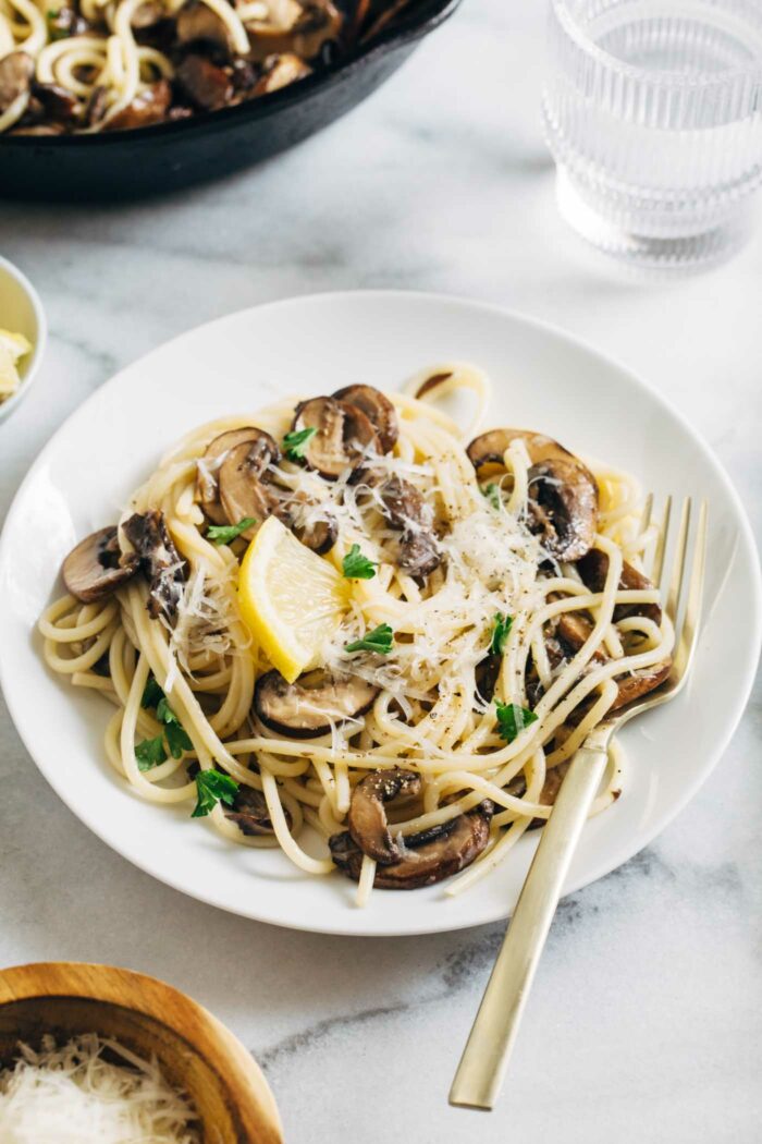 15-Minute Mushroom Pasta- bursting with flavor from fresh mushrooms, parmesan and lemon; you only need 6-ingredients to make this quick and easy pasta dish!