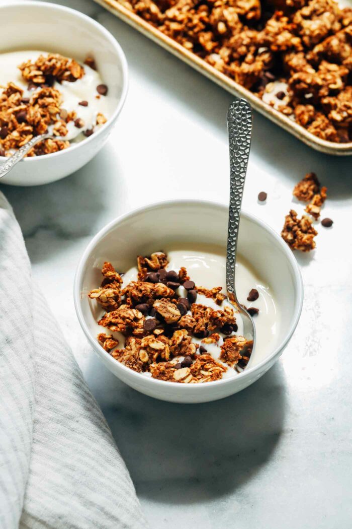 Easy Protein Granola- Made with just 6 pantry ingredients, this granola is super easy to make and comes together in less than 30 minutes. Each serving packs 15g of protein!