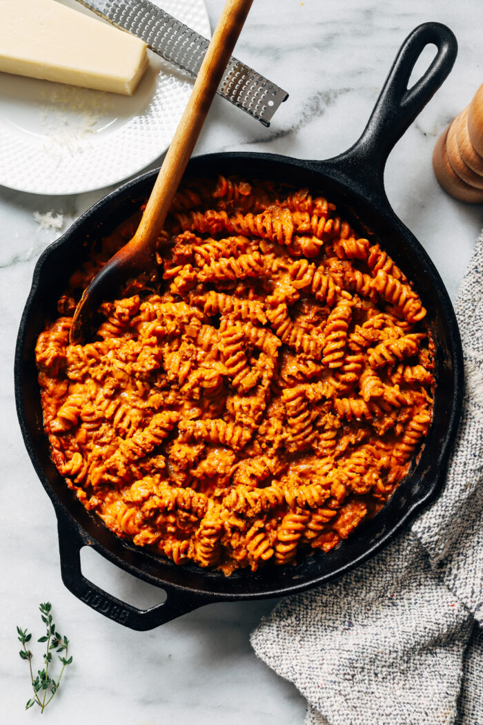 Easy Vegan Hamburger Helper- inspired by the beloved boxed meal, this plant-based version features meatless crumbles and a dairy-free cheese sauce that everyone will love. Each serving packs 28g of protein!