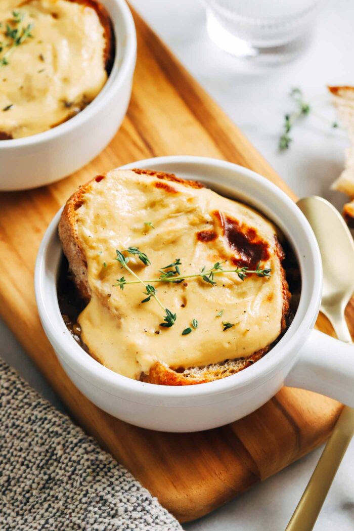 Vegan French Onion Soup with Lentils- a plant-based take on the classic French Onion Soup made with lentils for extra protein and fiber!