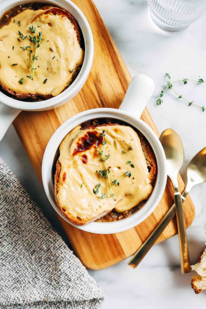 Vegan French Onion Soup with Lentils- a plant-based take on the classic French Onion Soup made with lentils for extra protein and fiber!